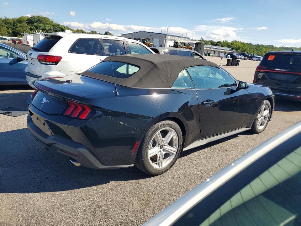 2026 FORD MUSTANG 3