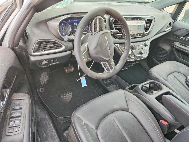 2026 CHRYSLER VOYAGER LX 8