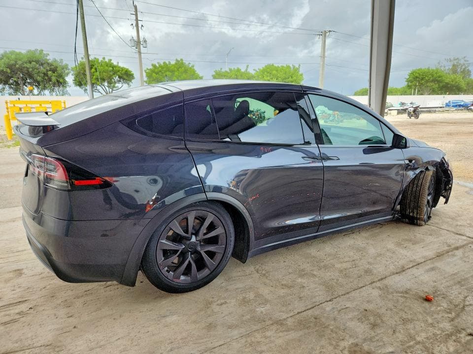 2024 TESLA MODEL X 3
