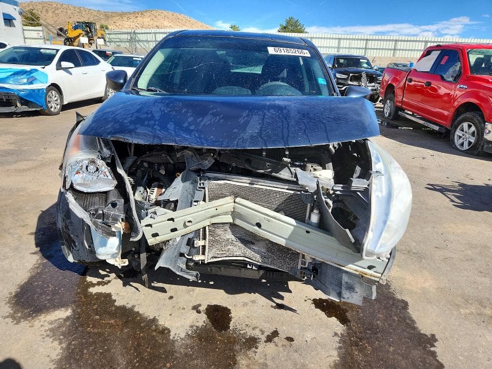 2017 NISSAN VERSA 1.6 SV 5
