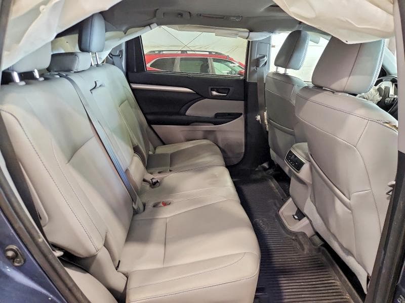 2017 TOYOTA HIGHLANDER XLE 11