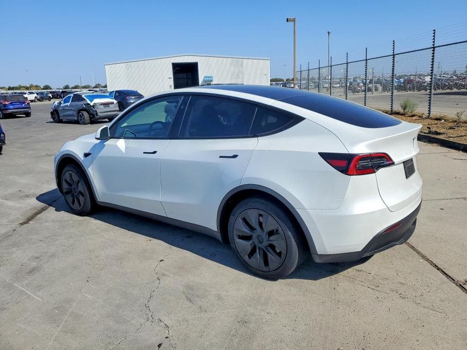 2025 TESLA MODEL Y 2
