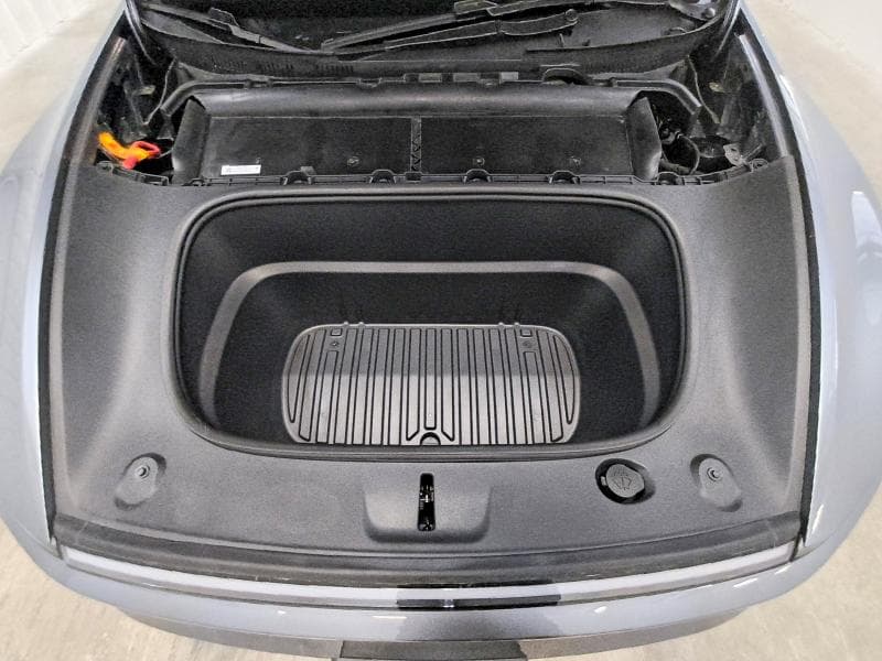 2026 TESLA MODEL Y 12