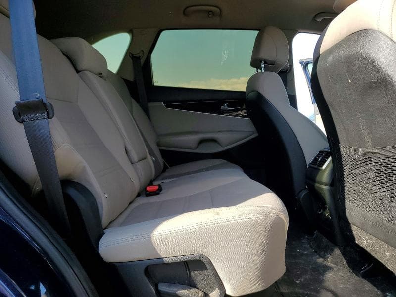 2017 KIA SORENTO LX 11
