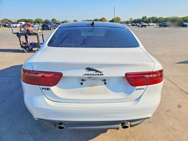 2018 JAGUAR XE PREMIUM 6