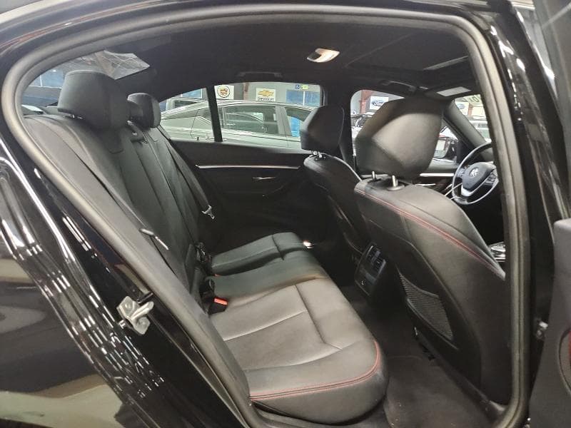 2018 BMW 330E 10