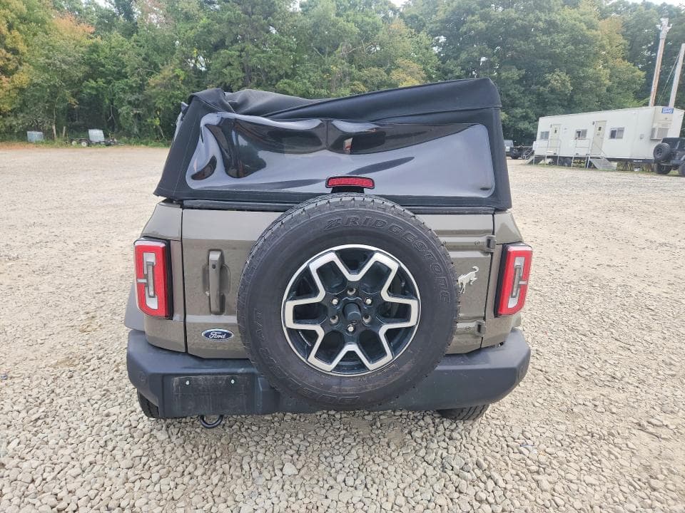 2025 FORD BRONCO OUTER BANKS 6