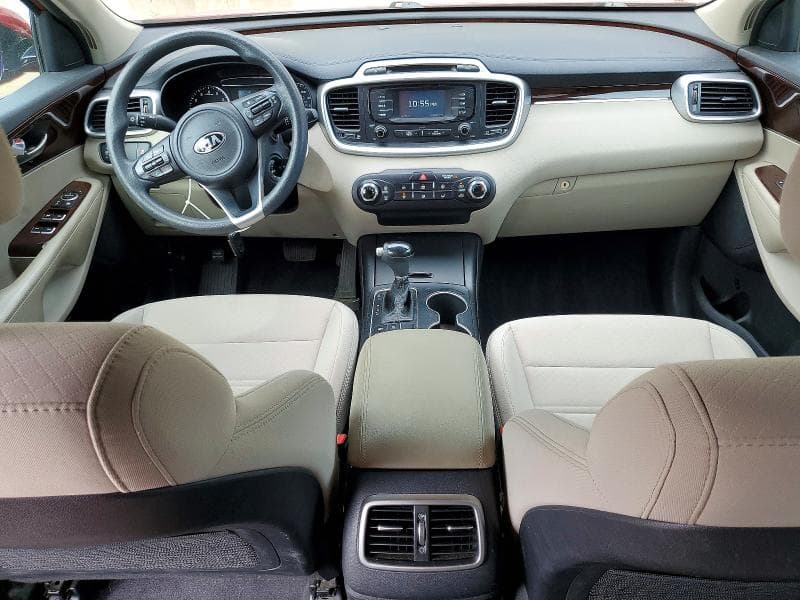 2017 KIA SORENTO LX 8