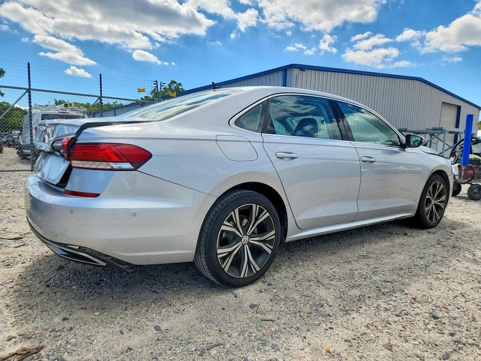 2020 VOLKSWAGEN PASSAT SEL 3