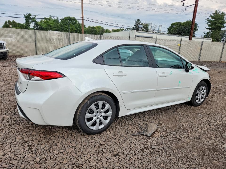 2022 TOYOTA COROLLA LE 3