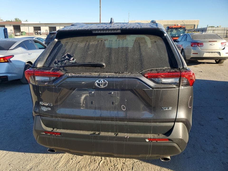 2023 TOYOTA RAV4 XLE 6