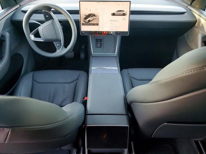 2026 TESLA MODEL Y 8