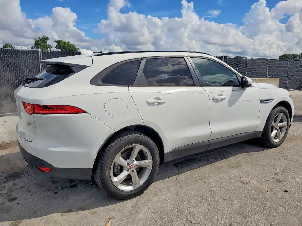 2017 JAGUAR F-PACE PREMIUM 3