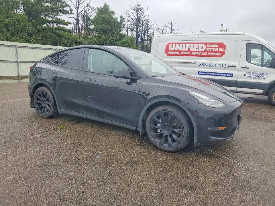 2021 TESLA MODEL Y 4