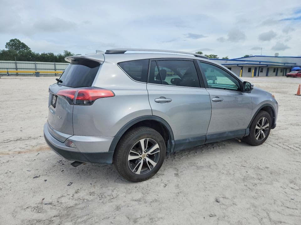 2017 TOYOTA RAV4 XLE 3