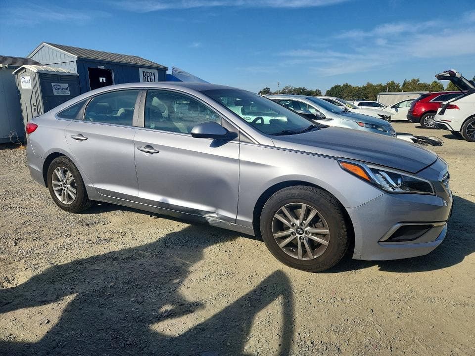2017 HYUNDAI SONATA SE 4