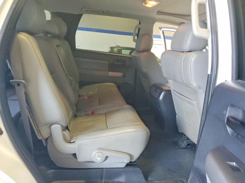 2017 TOYOTA SEQUOIA SR5 11