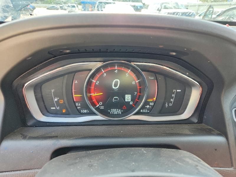 2017 VOLVO XC60 T6 DYNAMIC 9
