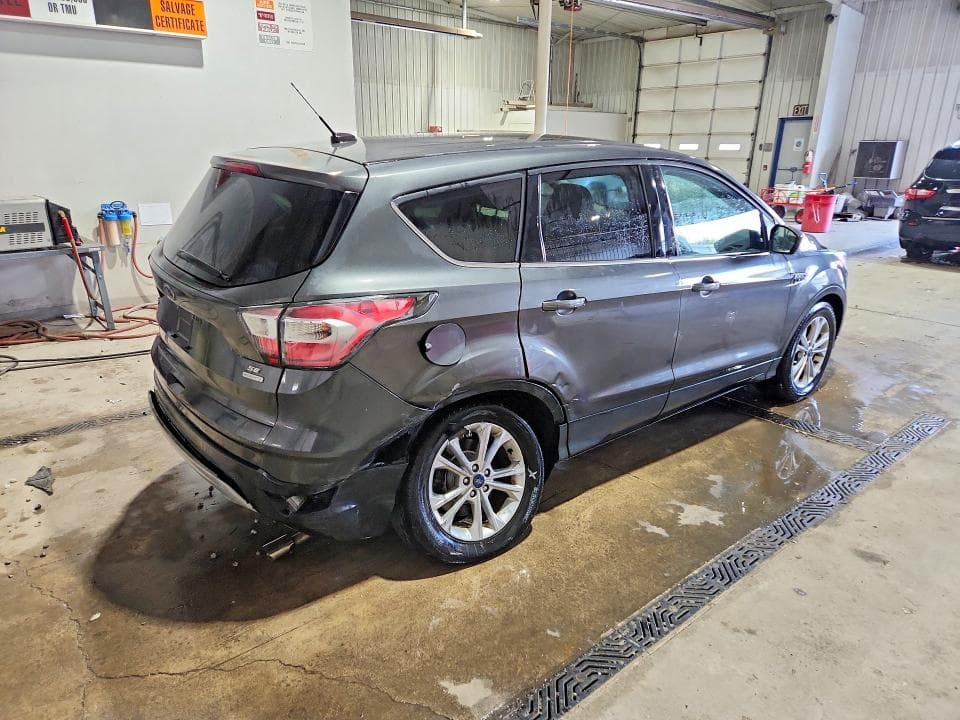 2017 FORD ESCAPE SE 3