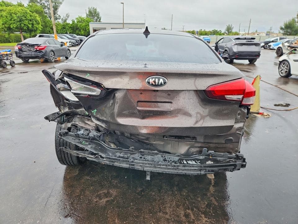 2017 KIA FORTE LX 6