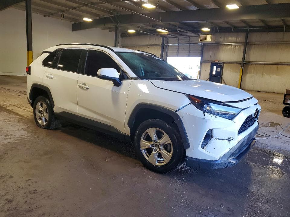 2021 TOYOTA RAV4 XLE 4