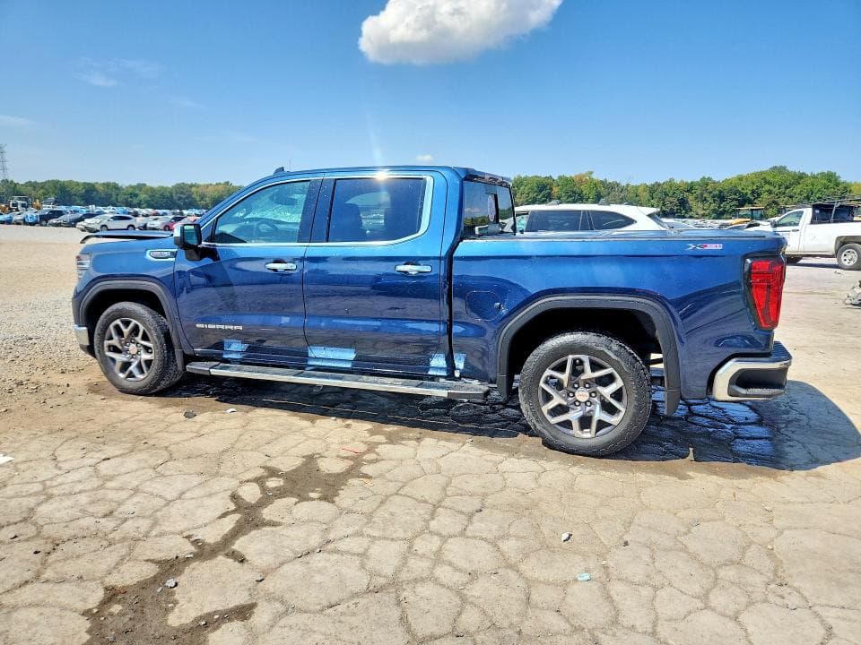 2022 GMC SIERRA K1500 SLT 2