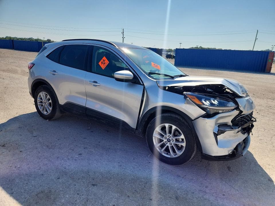 2020 FORD ESCAPE SE 4