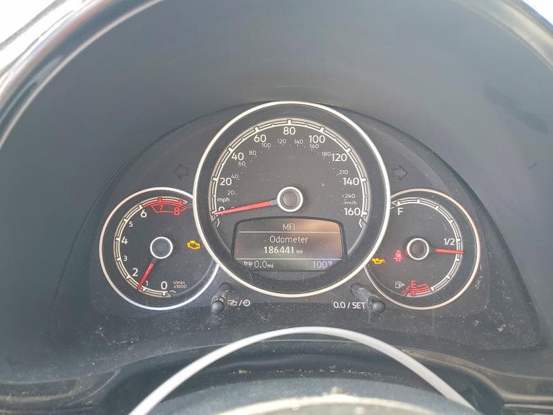 2019 VOLKSWAGEN BEETLE S 9