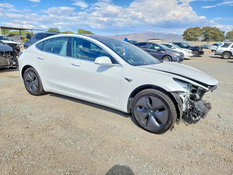 2018 TESLA MODEL 3 4