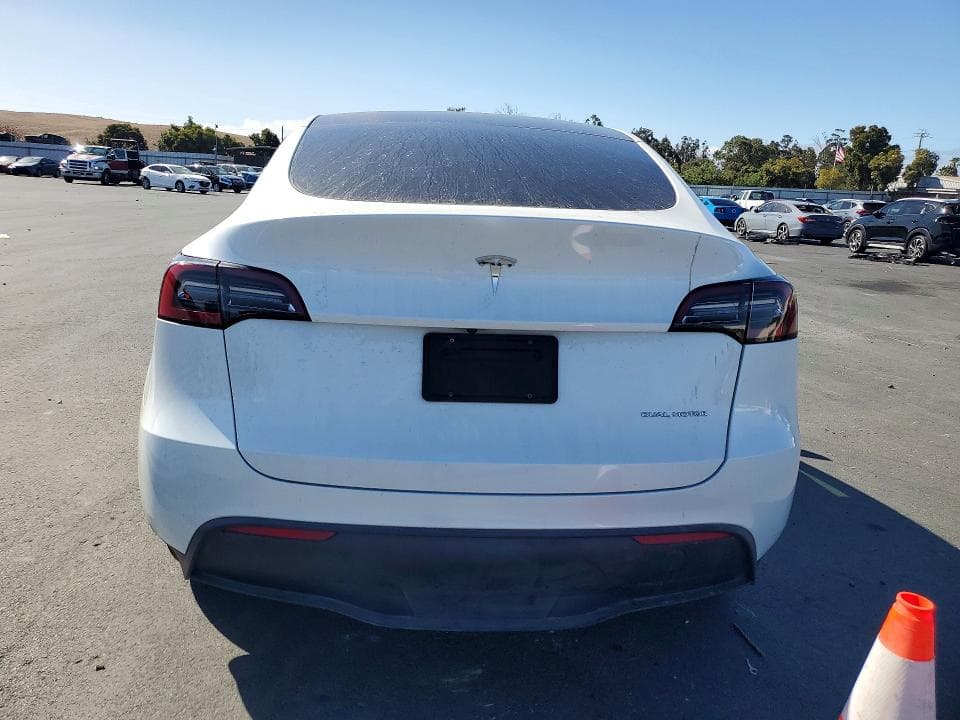 2023 TESLA MODEL Y 6