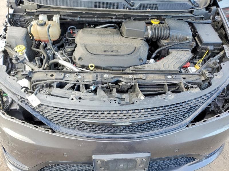 2019 CHRYSLER PACIFICA LIMITED 12