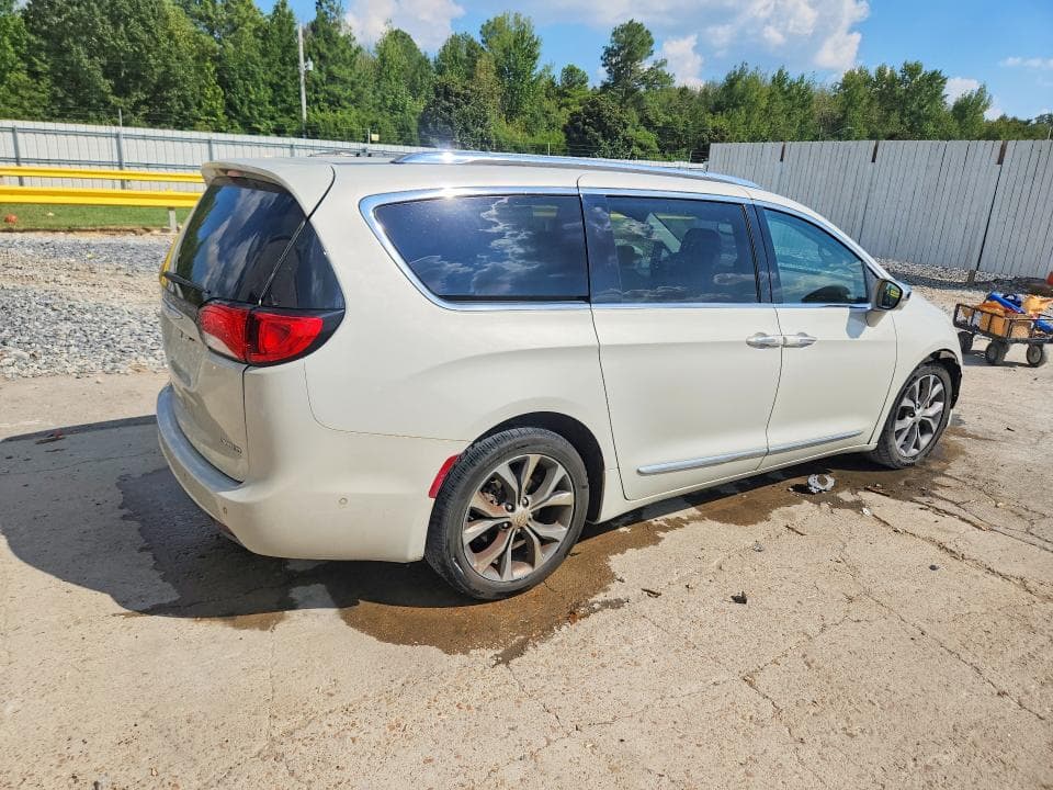 2017 CHRYSLER PACIFICA LIMITED 3
