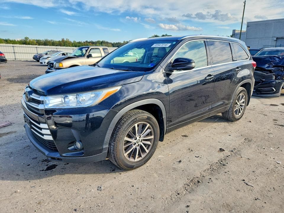 2017 TOYOTA HIGHLANDER XLE - 1