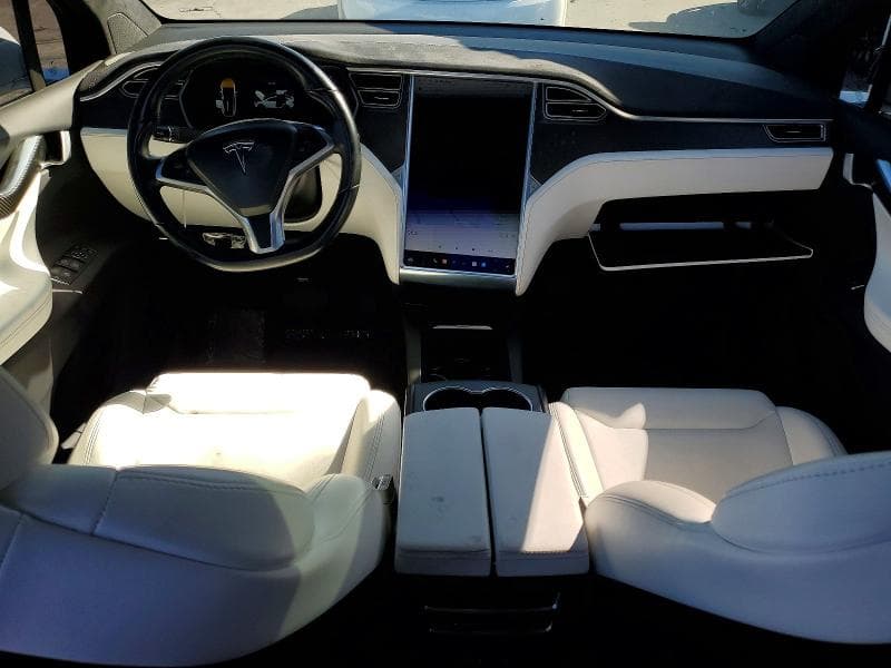 2017 TESLA MODEL X 8