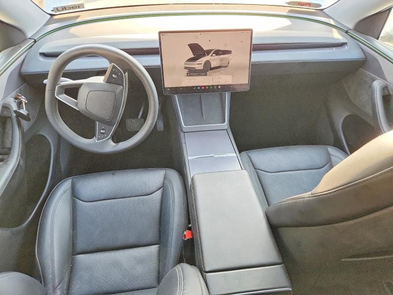 2026 TESLA MODEL Y 8