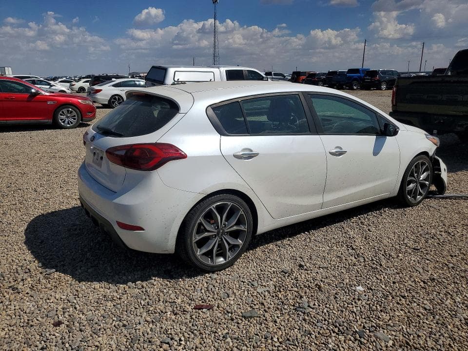 2017 KIA FORTE5 SX 3