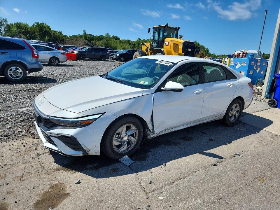 2024 HYUNDAI ELANTRA SE
