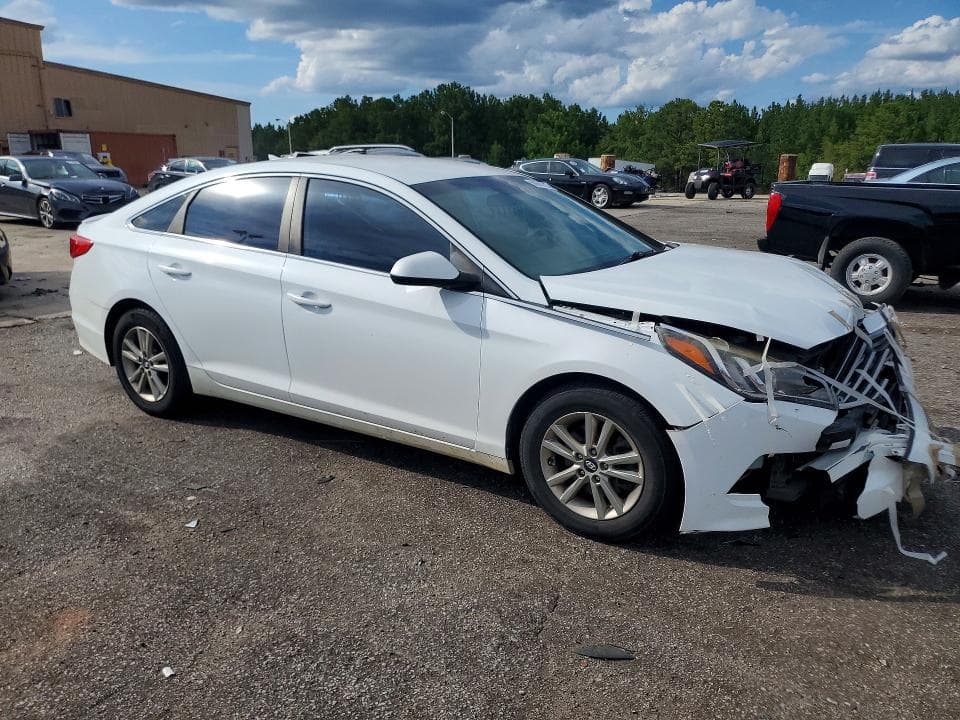 2017 HYUNDAI SONATA SE 4