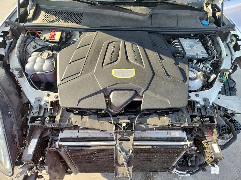 2021 PORSCHE CAYENNE E-HYBRID 11