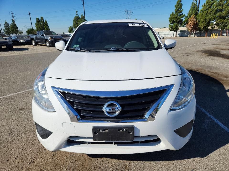 2017 NISSAN VERSA 1.6 SV 5