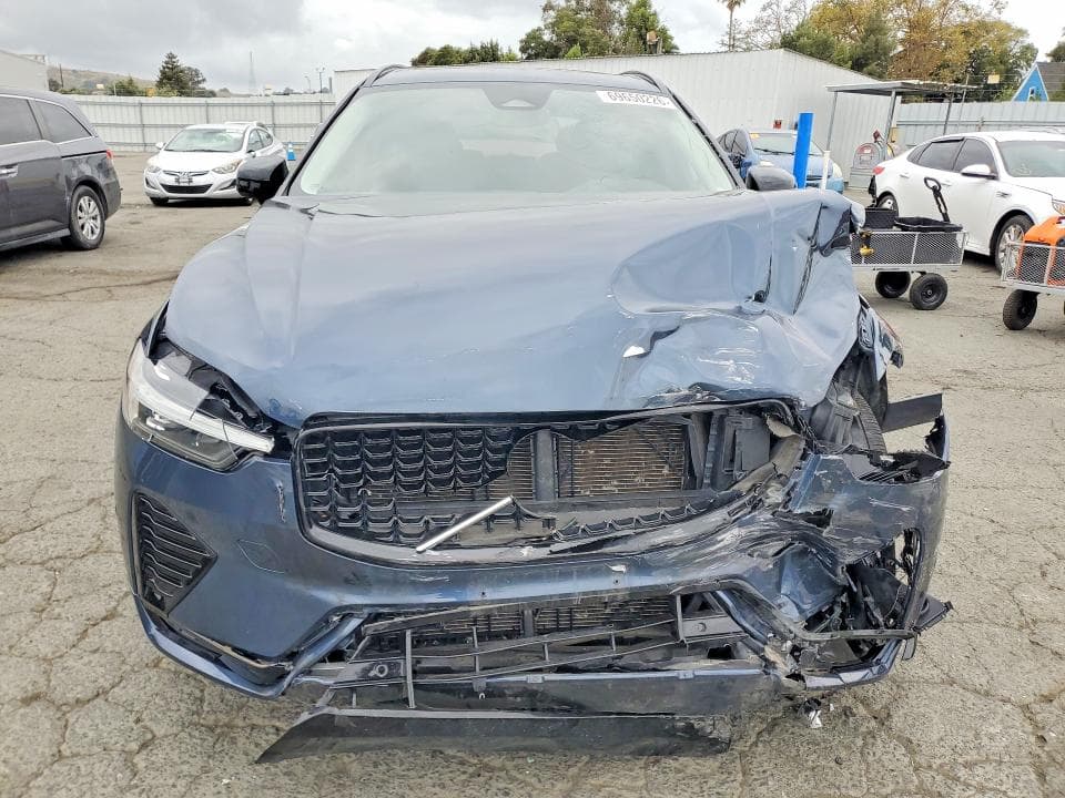 2024 VOLVO XC60 PLUS 5