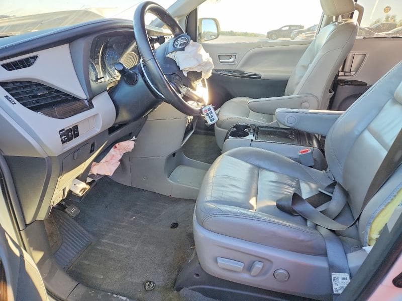 2018 TOYOTA SIENNA XLE 8-PASSENGER 7