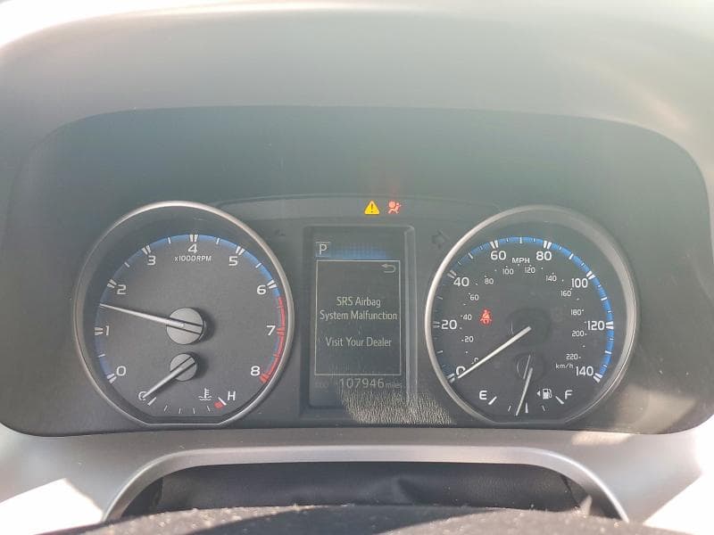 2017 TOYOTA RAV4 XLE 9