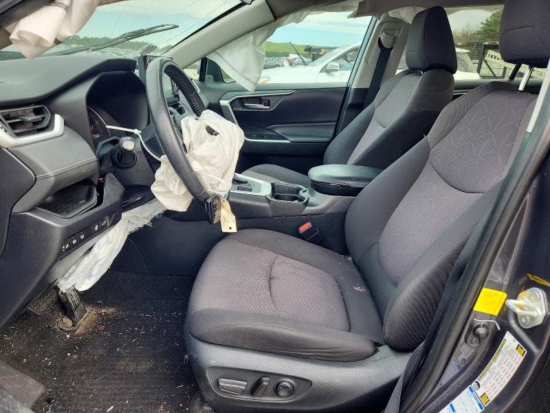 2019 TOYOTA RAV4 XLE 7