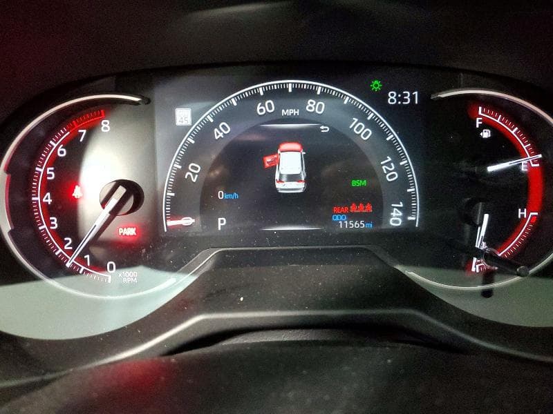 2024 TOYOTA RAV4 XLE 9