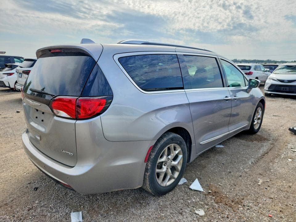 2017 CHRYSLER PACIFICA LIMITED 3