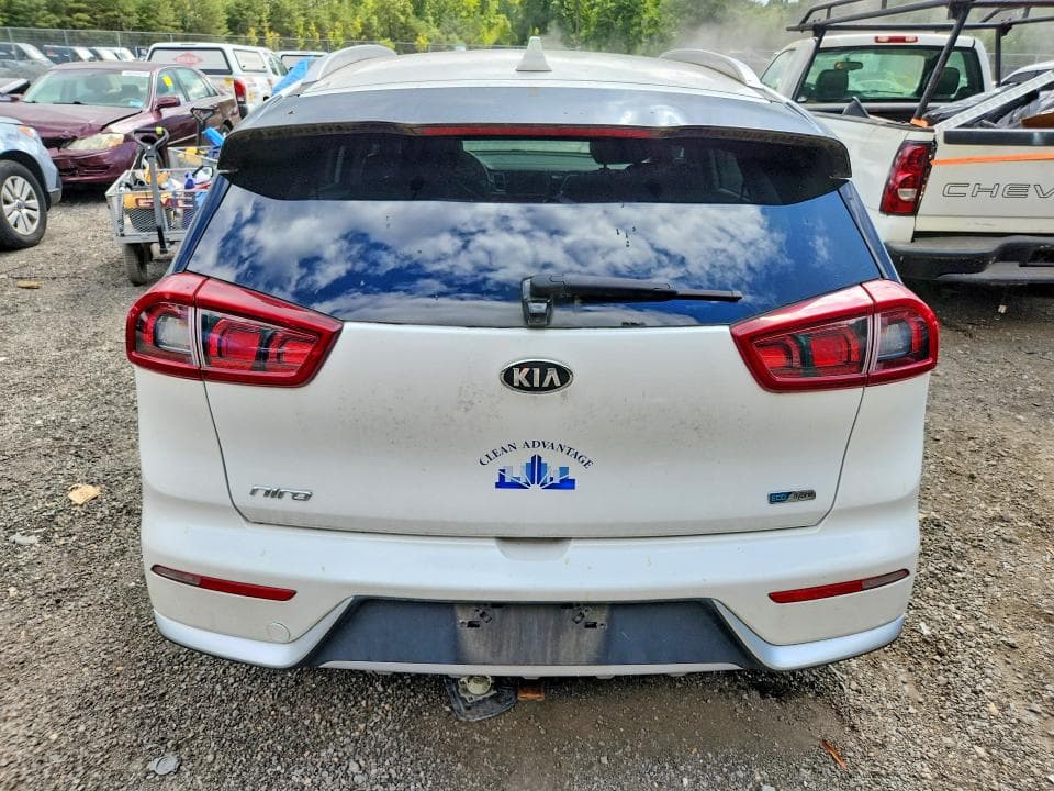 2019 KIA NIRO LX 6