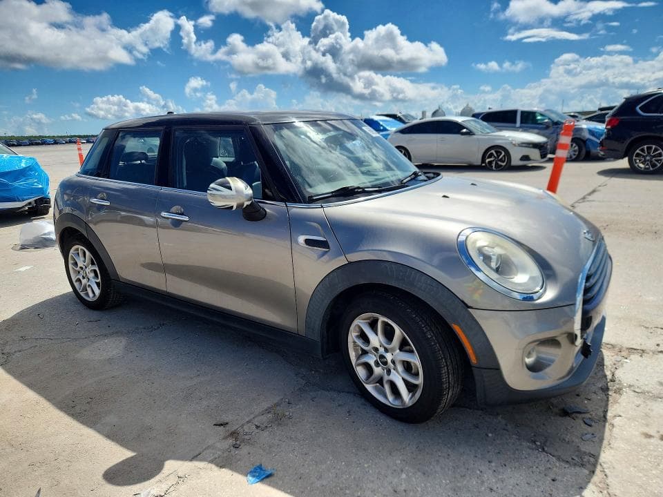 2018 MINI COOPER 4
