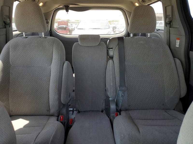 2018 TOYOTA SIENNA LE 10