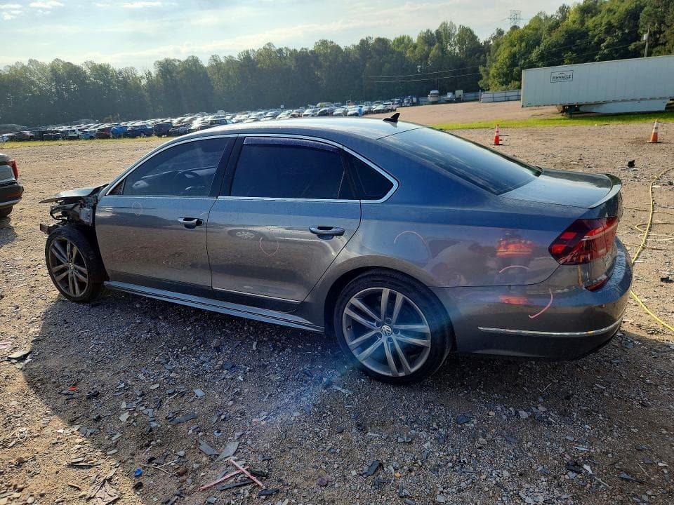 2019 VOLKSWAGEN PASSAT SE R-LINE 2